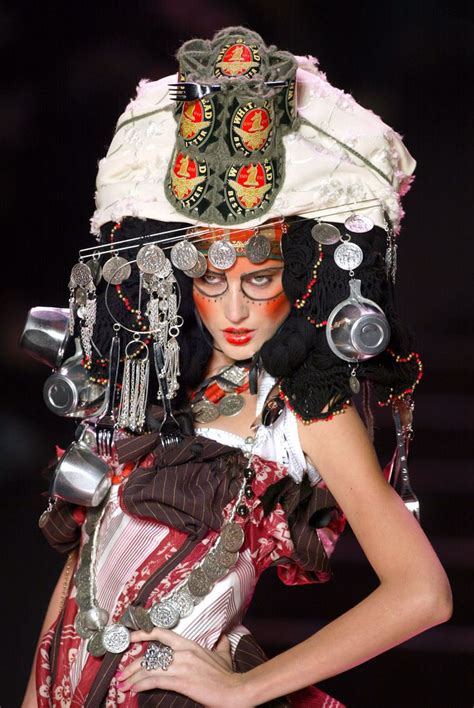 Dior's Galliano turns to the funny pages 